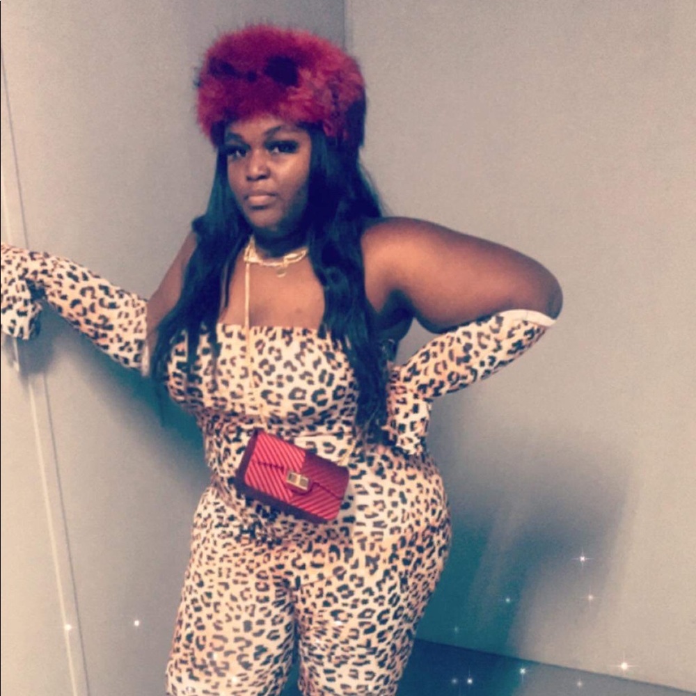 Meet your Posher, Avalon